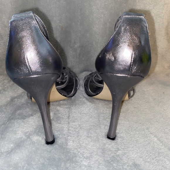 Guess size 9 strappy silver stilettos - Picture 4 of 6